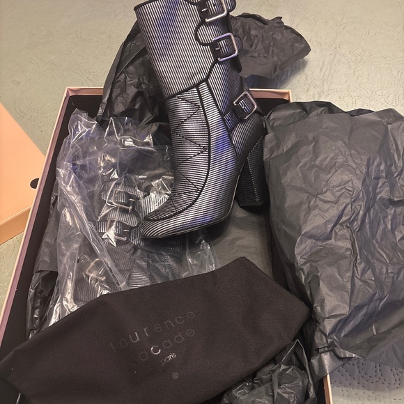 Boots - Picture 1 of 2